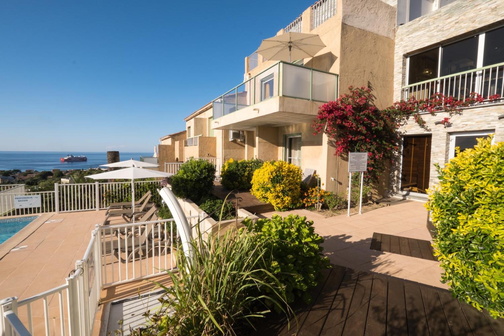 Hotel Funtana Marina LʼÎle-Rousse Zewnętrze zdjęcie